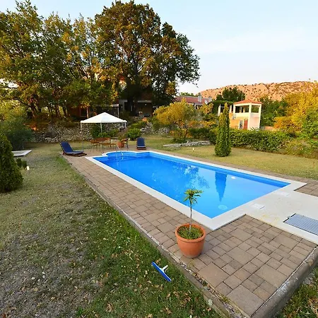 Holiday Terna Gornji Dolac